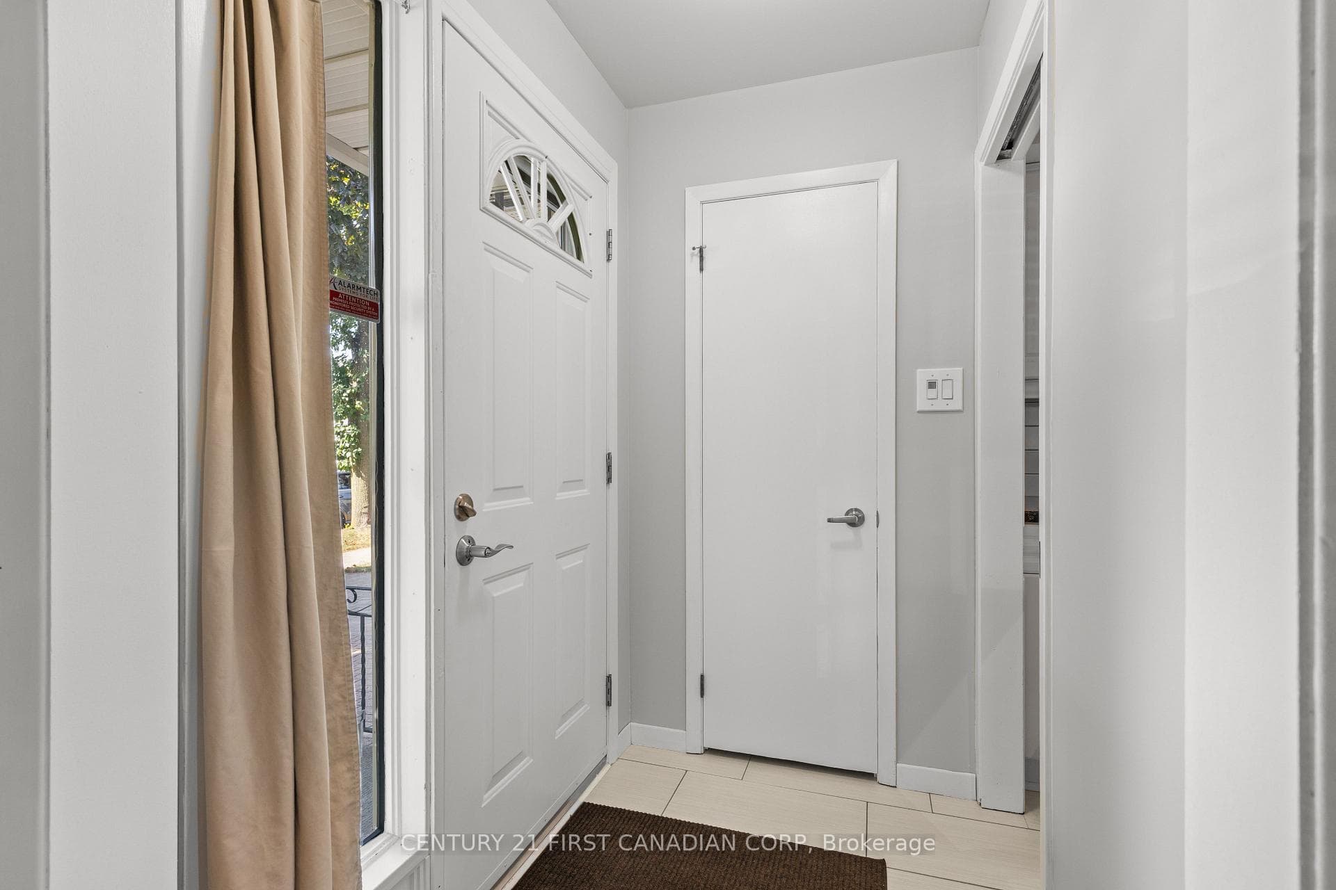 4 Archer Crescent photo 5