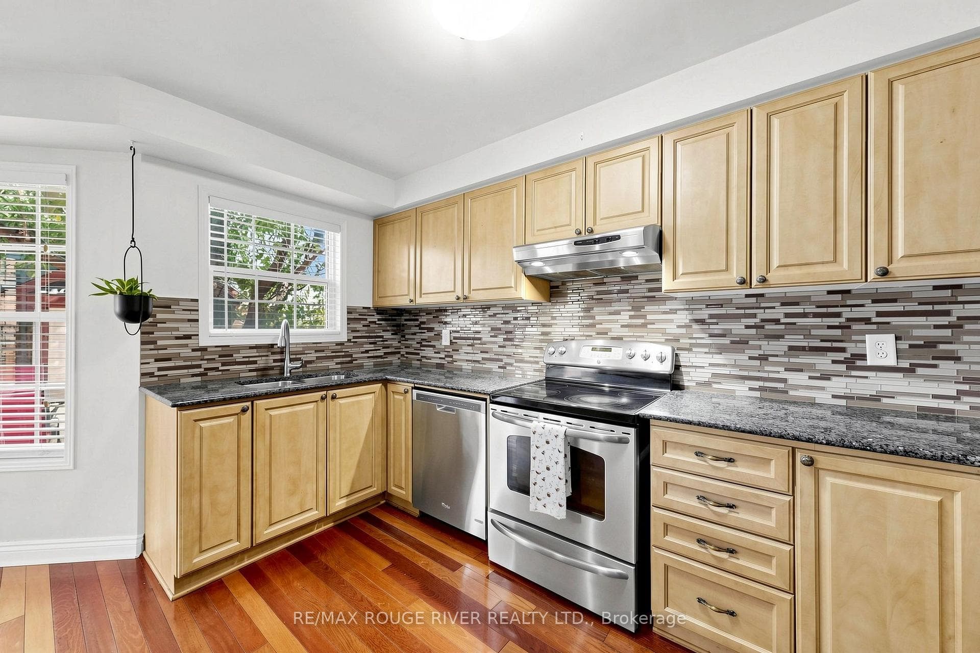 66 Tidewater Crescent photo 13