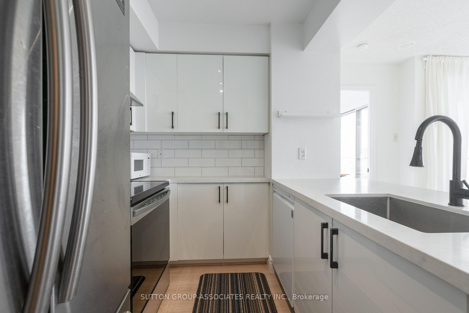 909 Bay Street Unit 2505 photo 3