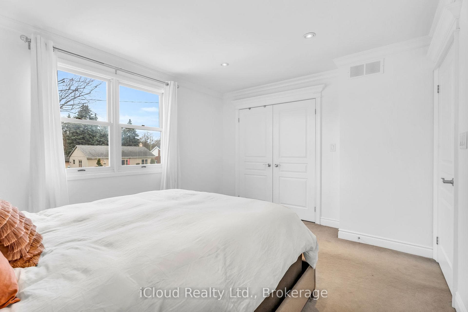 512 Mary Street photo 23