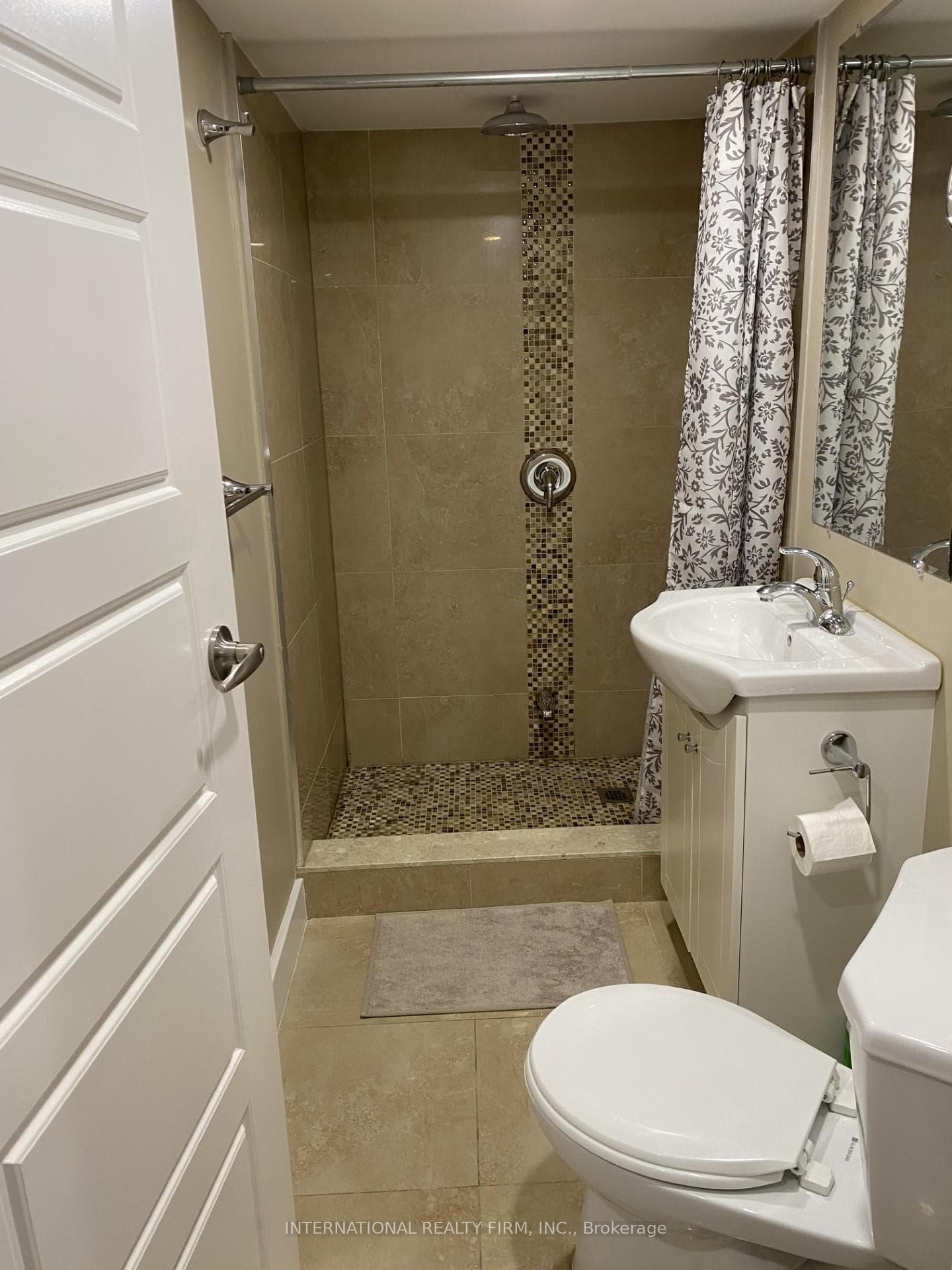 78 Albany Drive photo 8