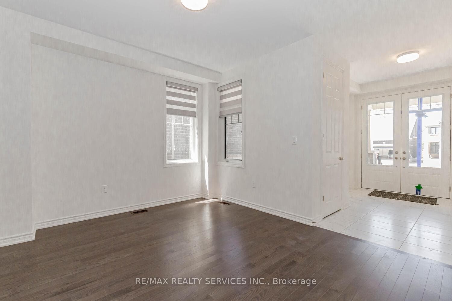 16 Sparrow Way photo 4