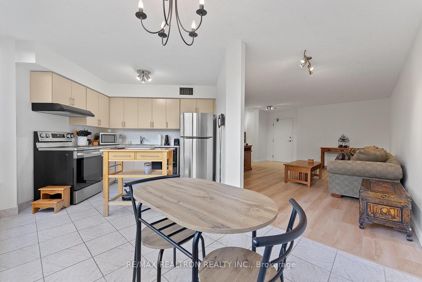 10 Laurelcrest Street Unit 210 photo 13