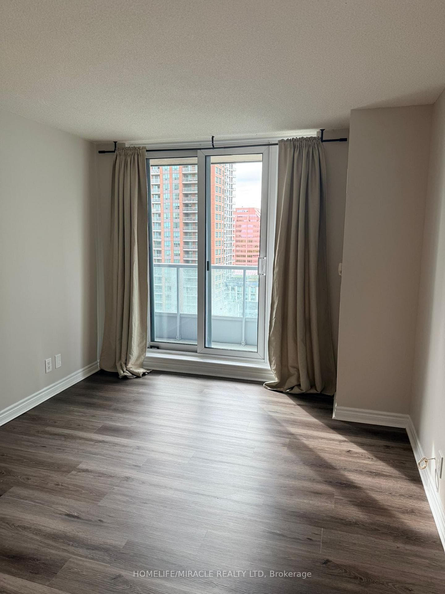 33 Elm Drive Unit 1508 photo 37