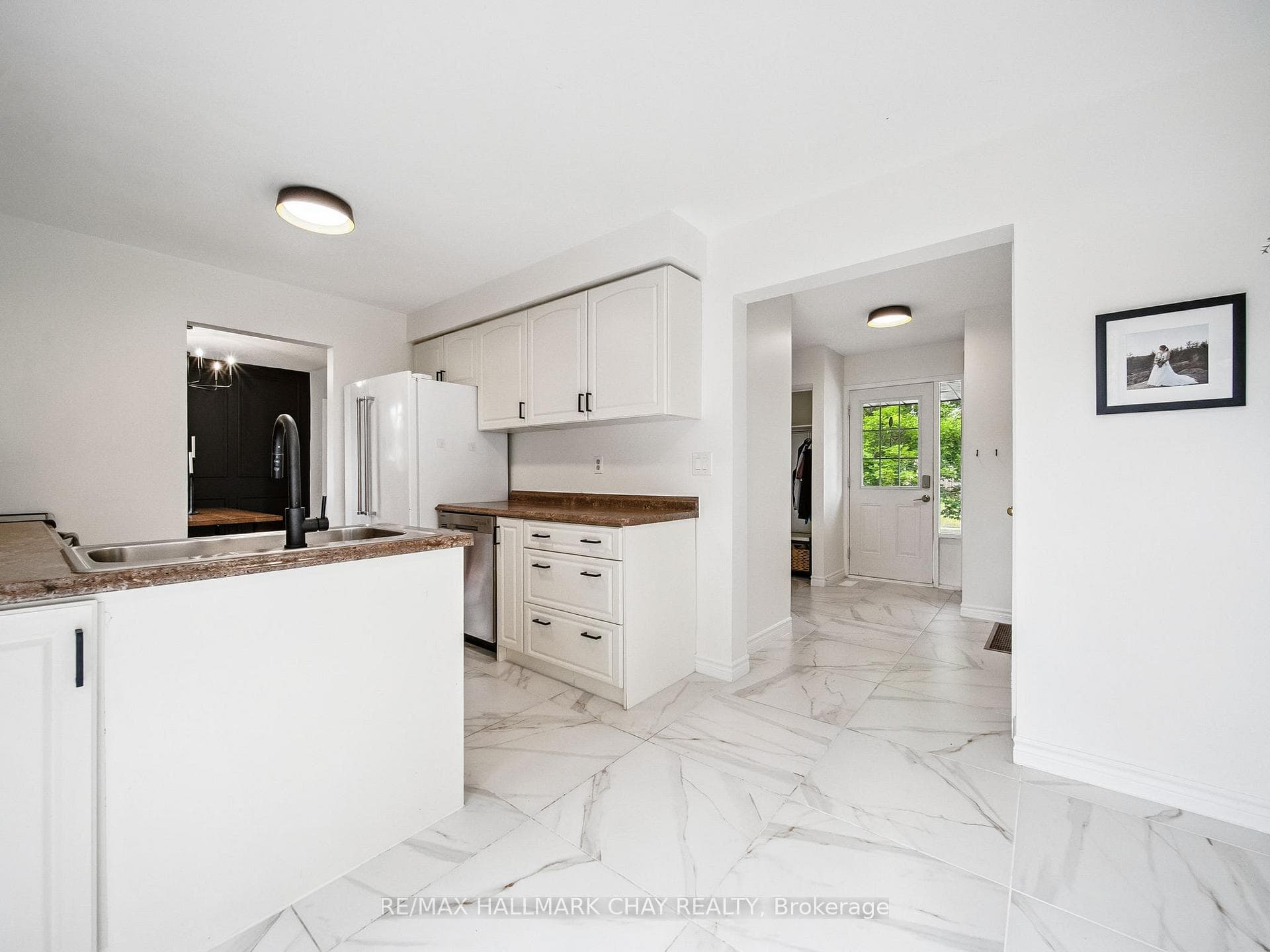 8 Darren Drive photo 22