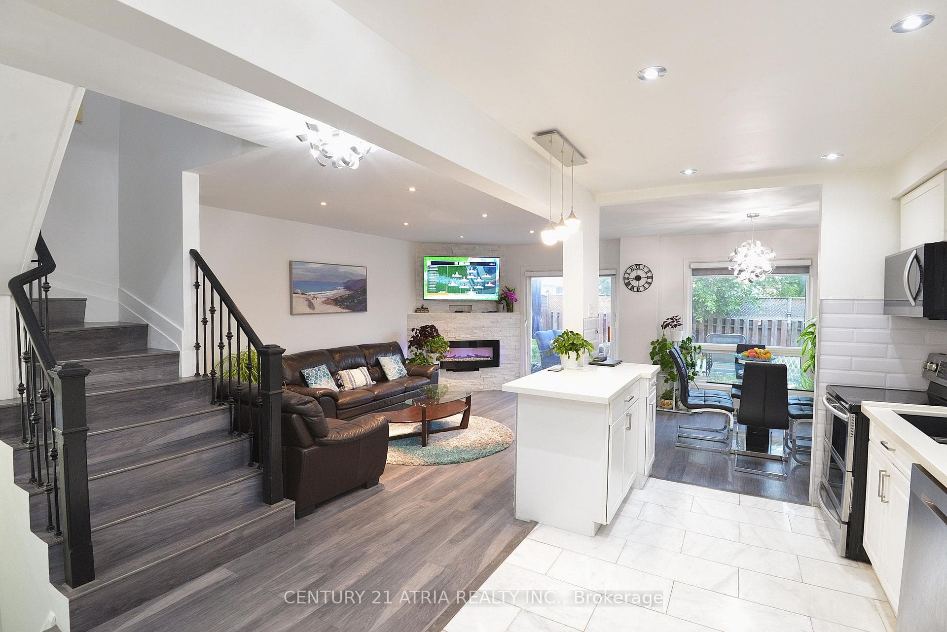 31 Carnelly Crescent photo 8