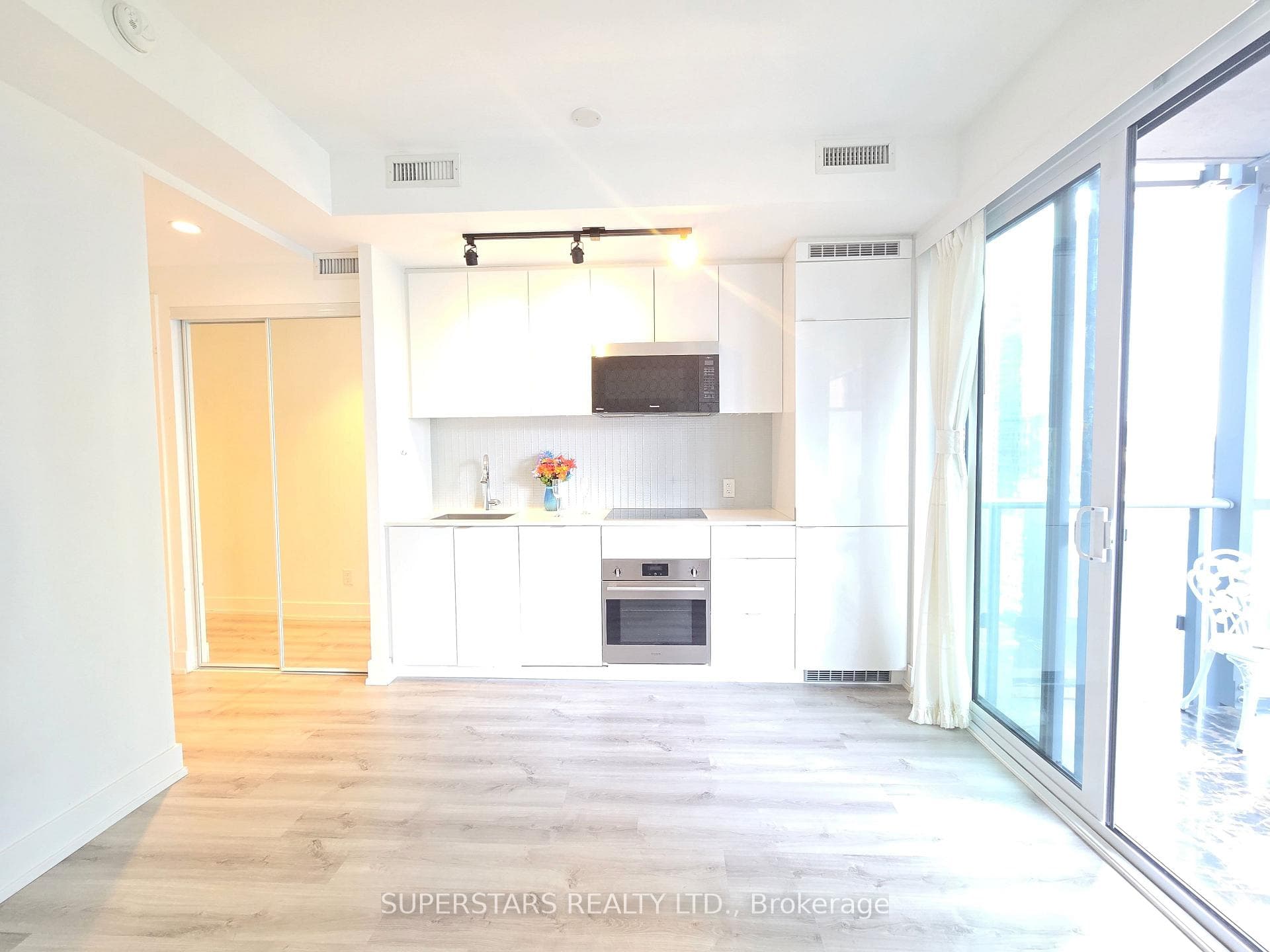 7 Grenville Street Unit 2602 photo 2