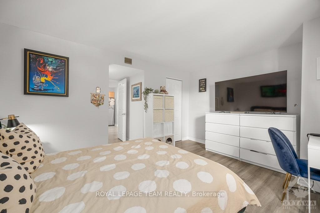 320 CRICHTON Street Unit 405 photo 9