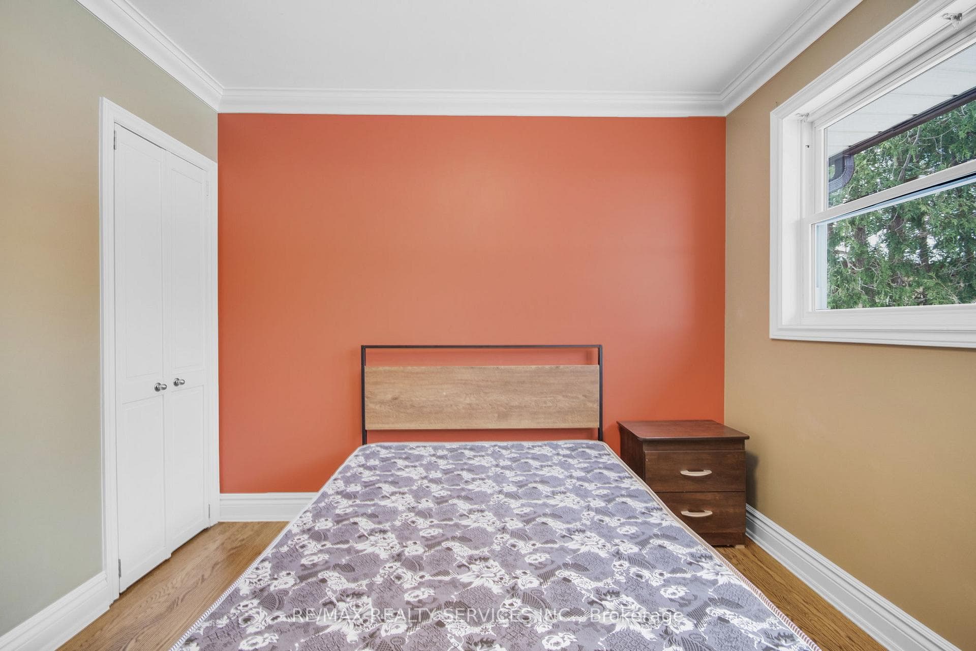 185 BURLINGTON Street photo 12