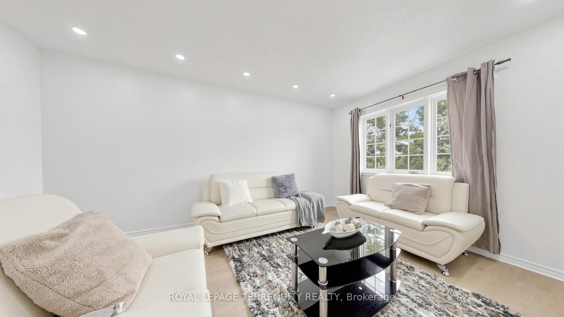 700 Champlain Boulevard Unit 2 photo 3