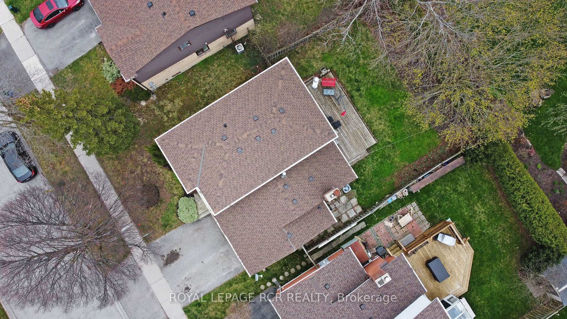 5 Odin Crescent photo 40