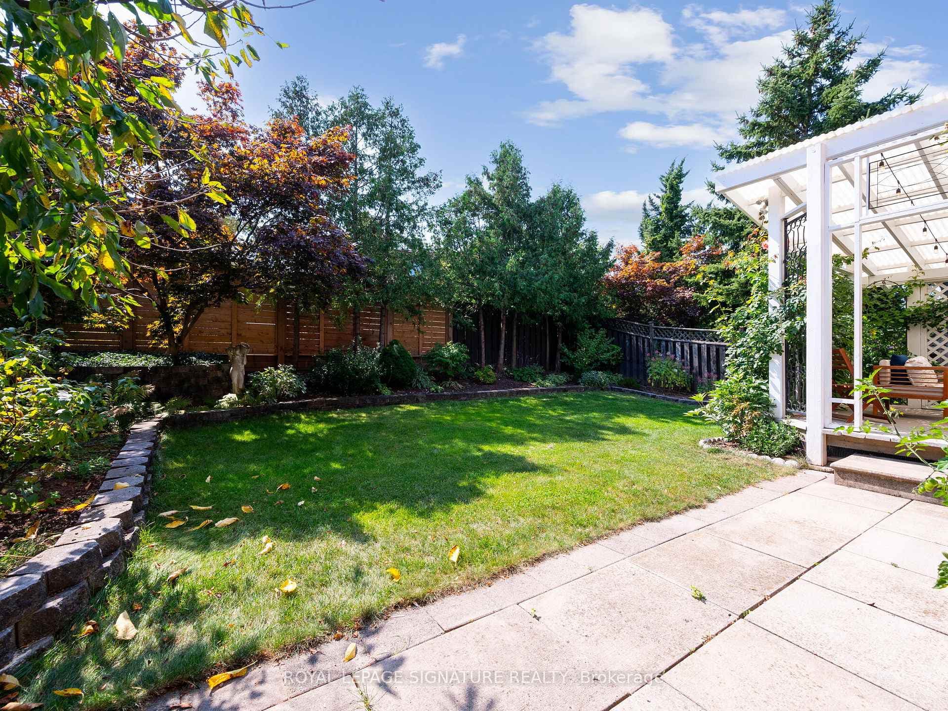 2052 Madden Boulevard photo 37