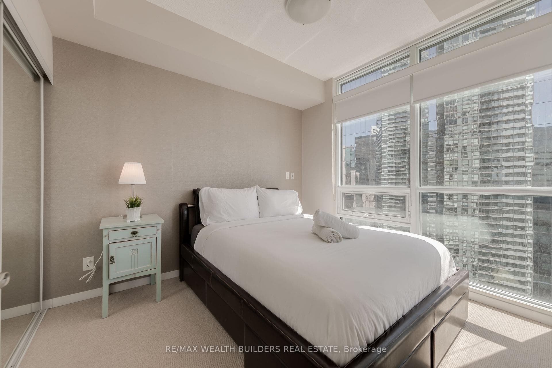 55 Bremner Boulevard Unit 2508 photo 11