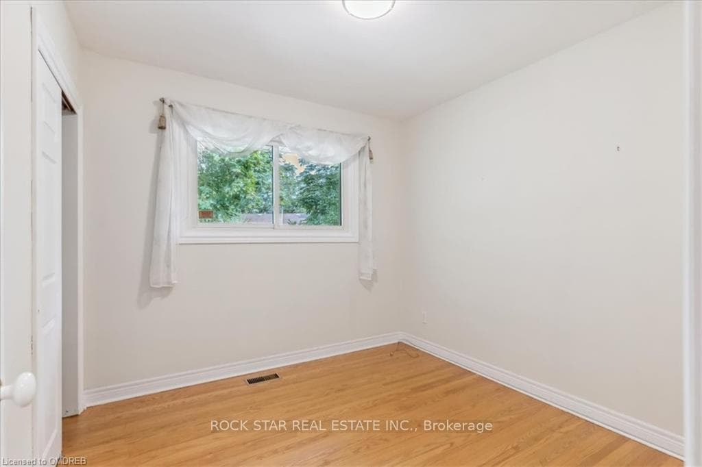 28 Valerie Drive photo 9