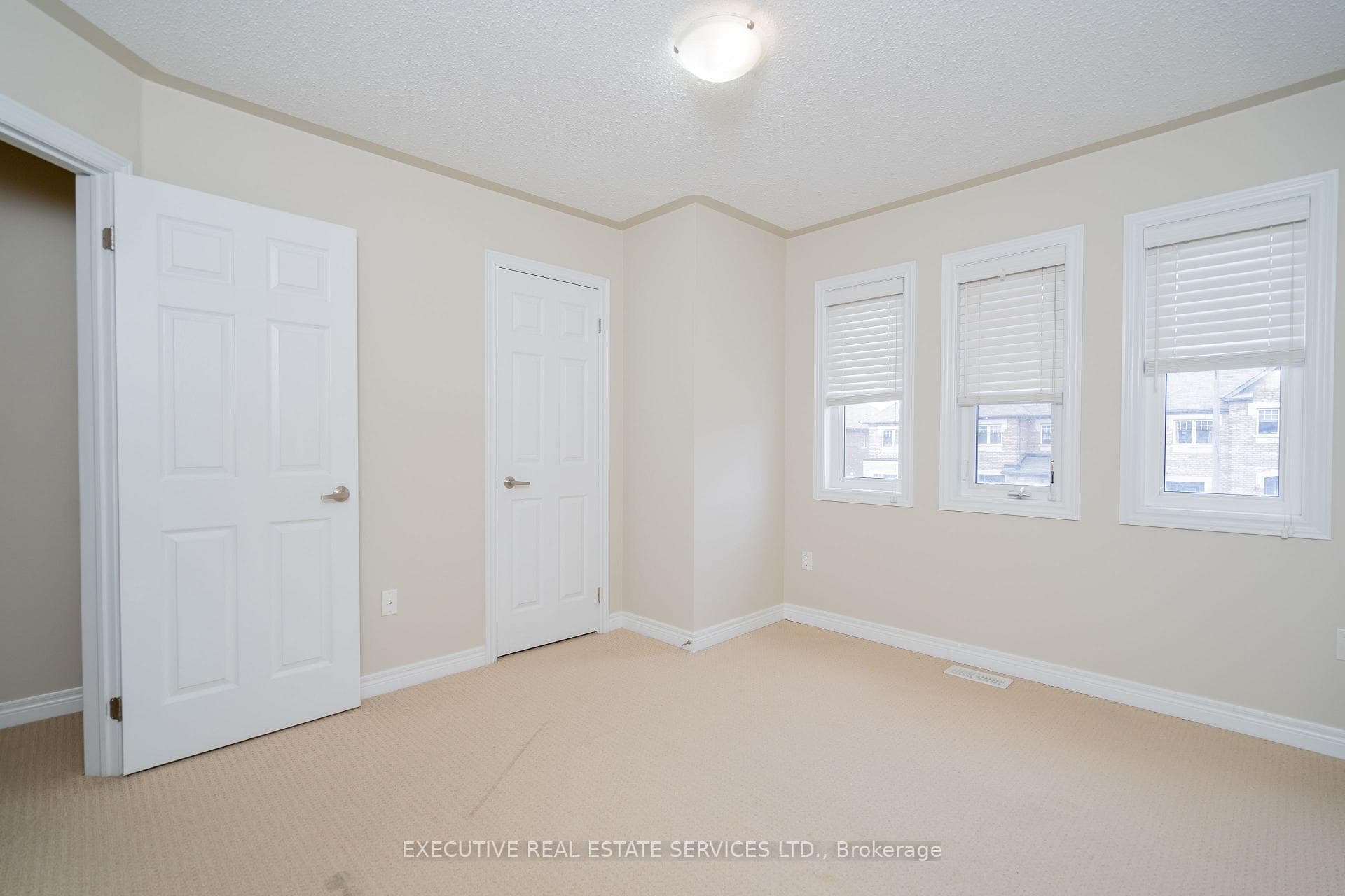 43 Sky Harbour Drive photo 20