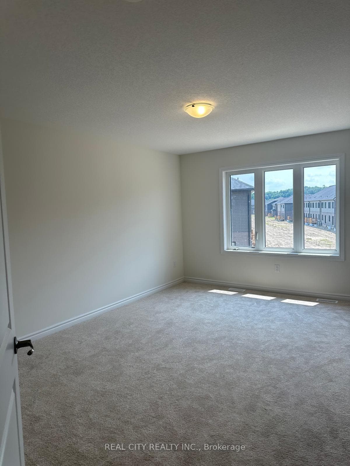 88 Macklin Street photo 8