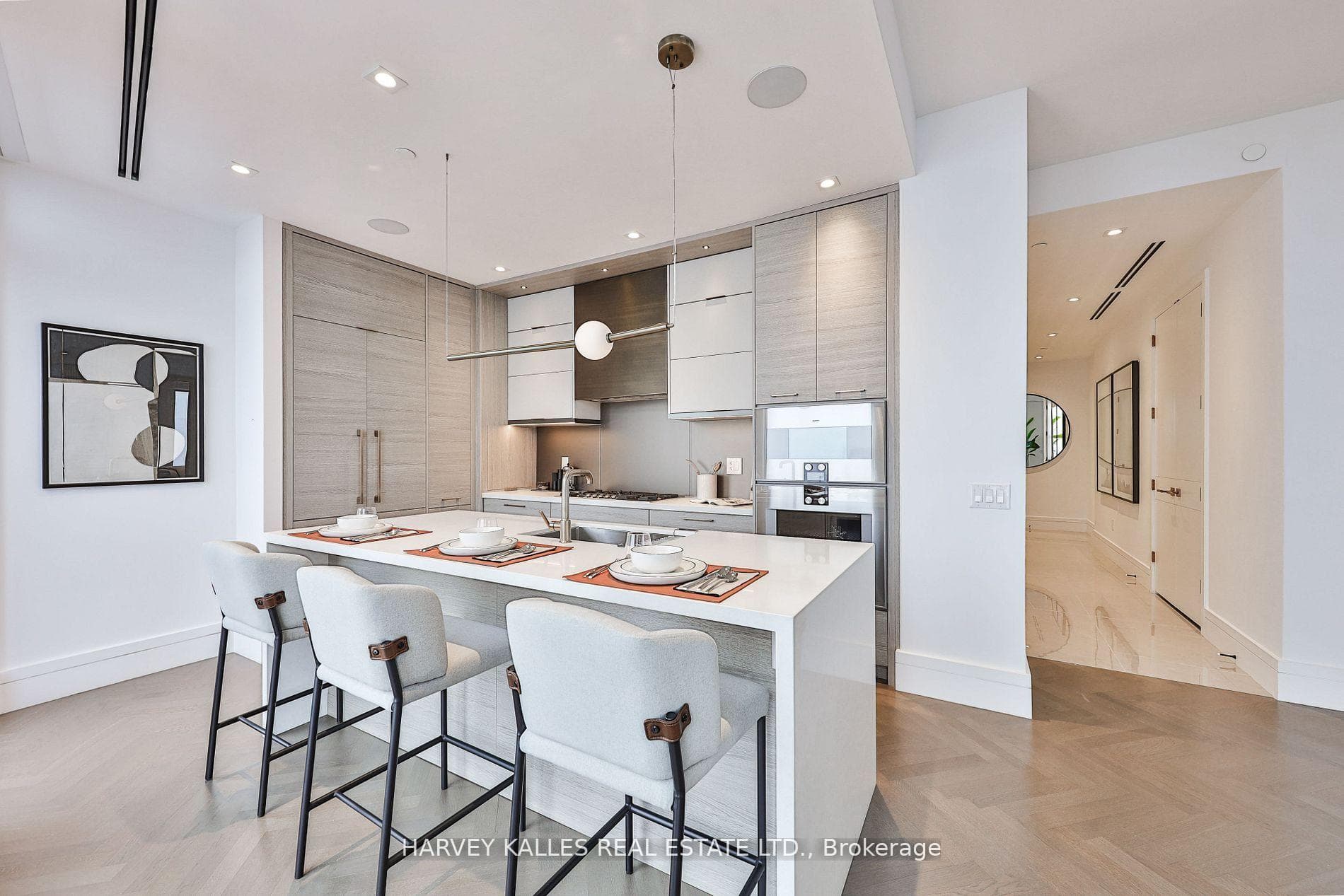 215 Lonsdale Road Unit 1707 photo 7