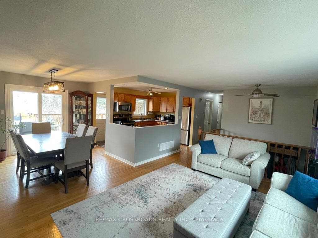 3966 Horseshoe Valley Road photo 2