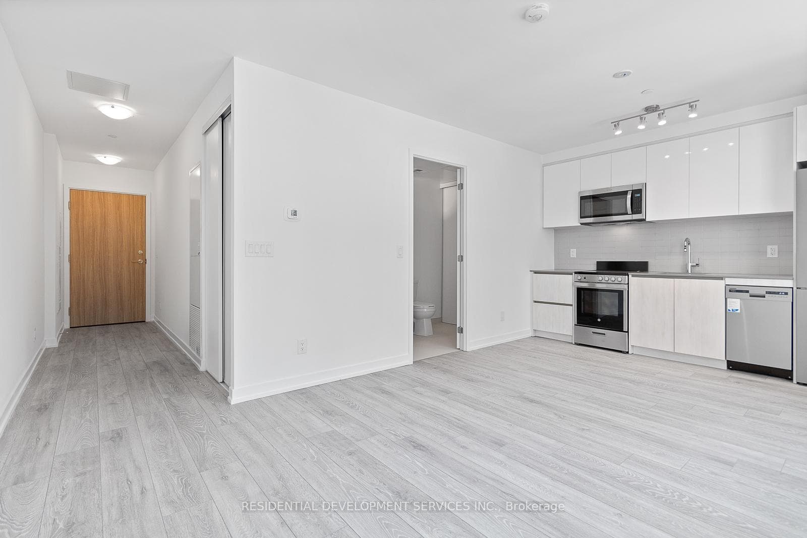 3100 Keele Street Unit 217 photo 5