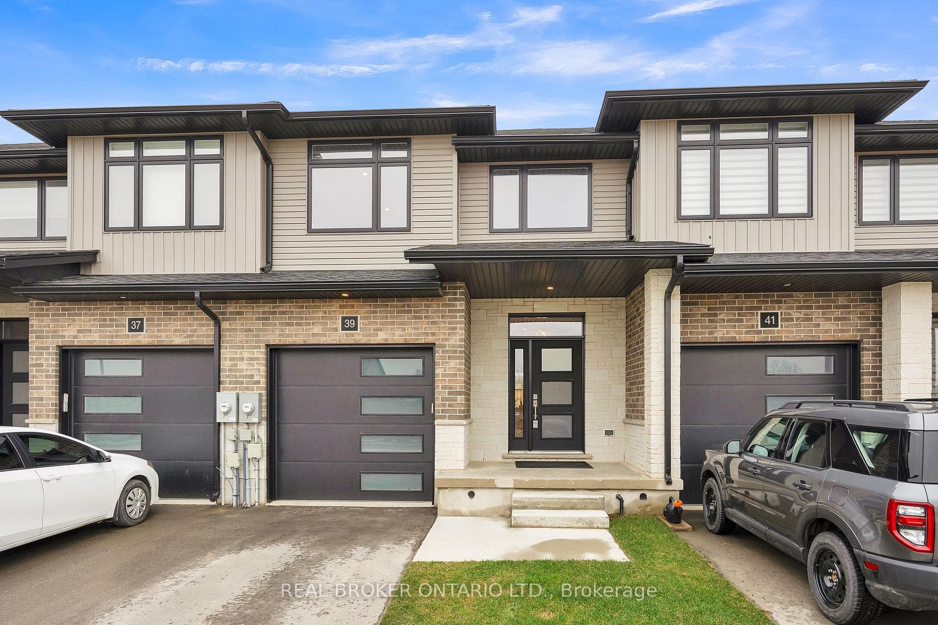 39 Rea Drive photo 1