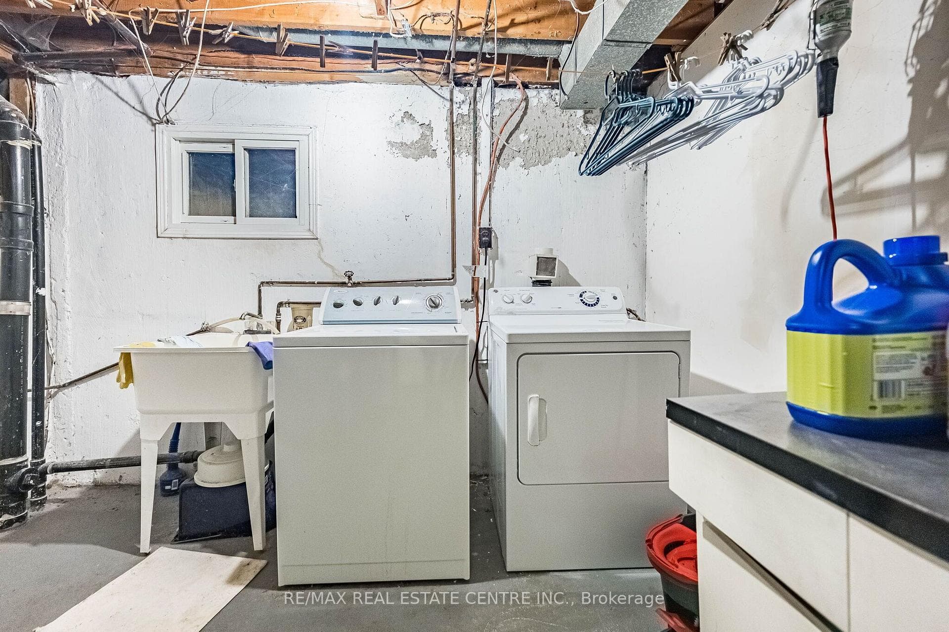 940 Bloor Street photo 46