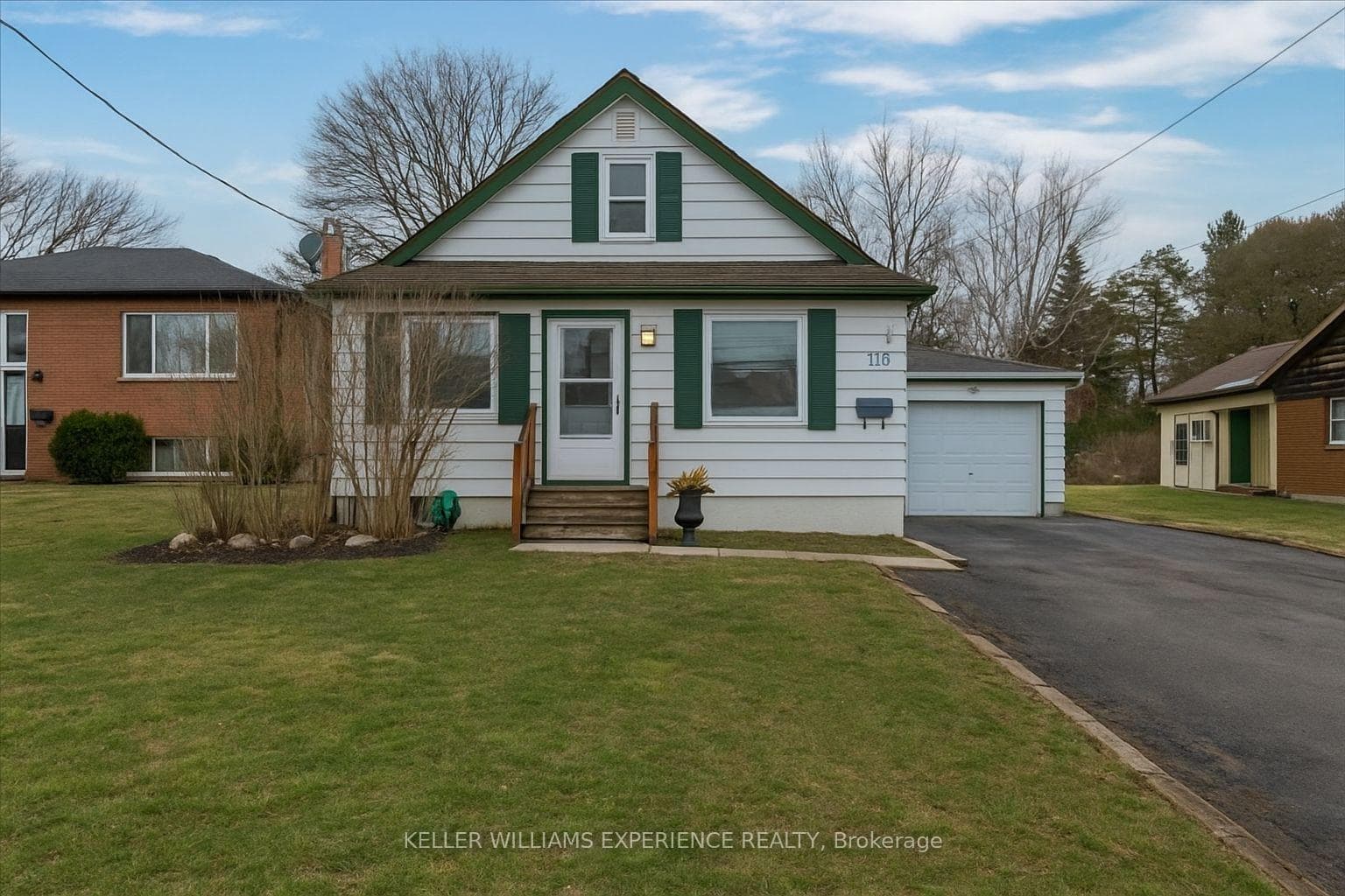 116 Huronia Road photo 1