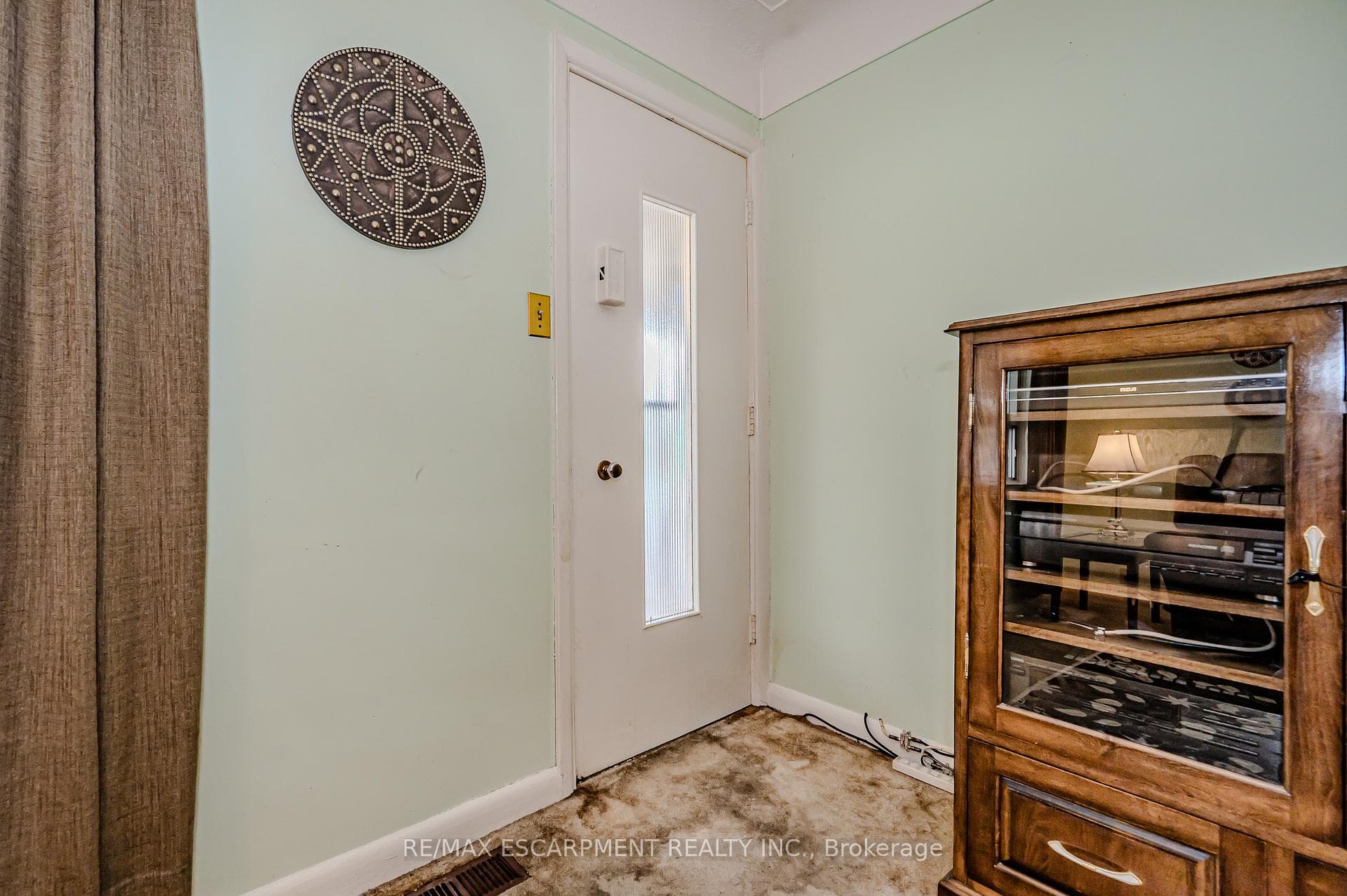 20 Normanhurst Avenue photo 4