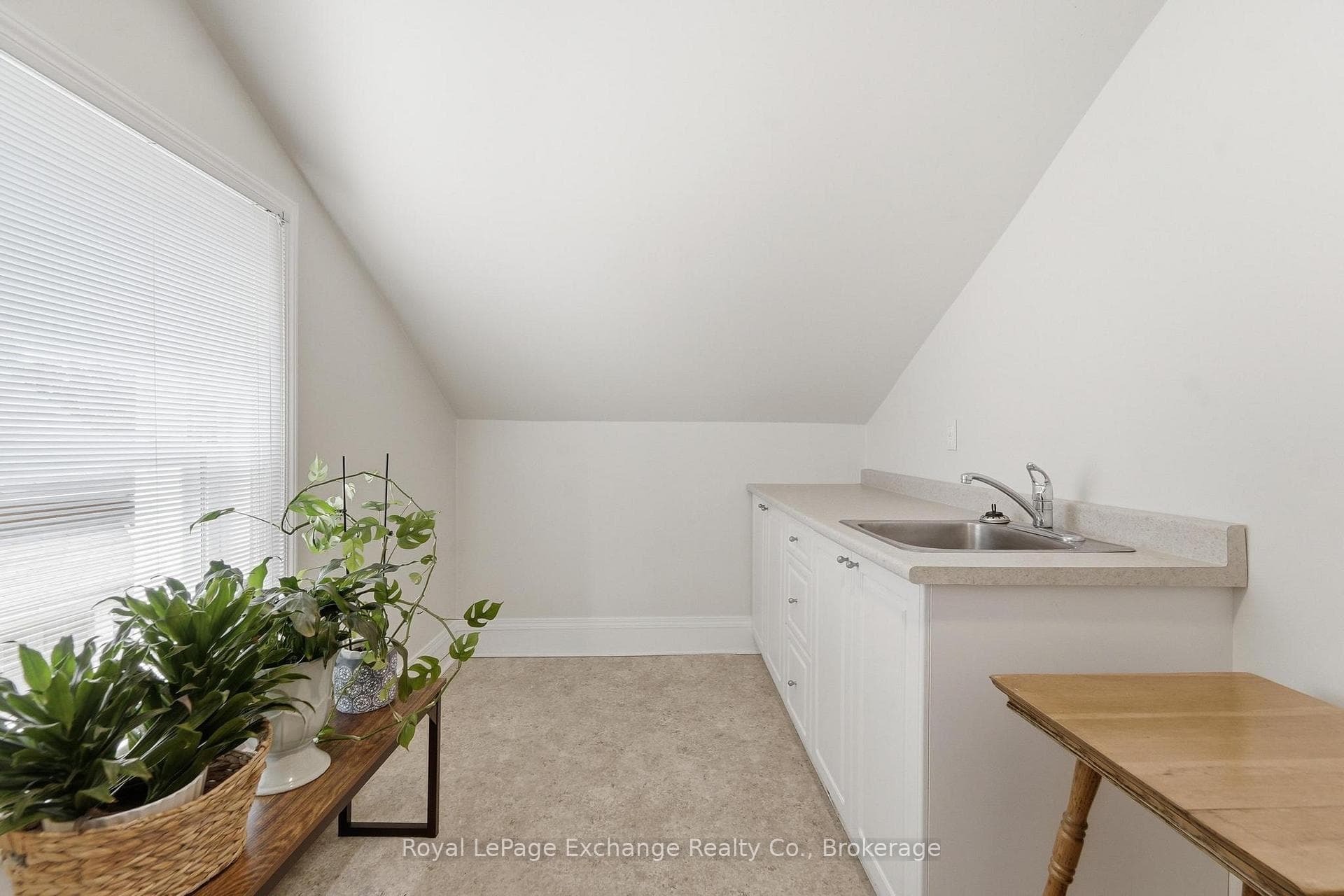 544 Queen Street photo 29