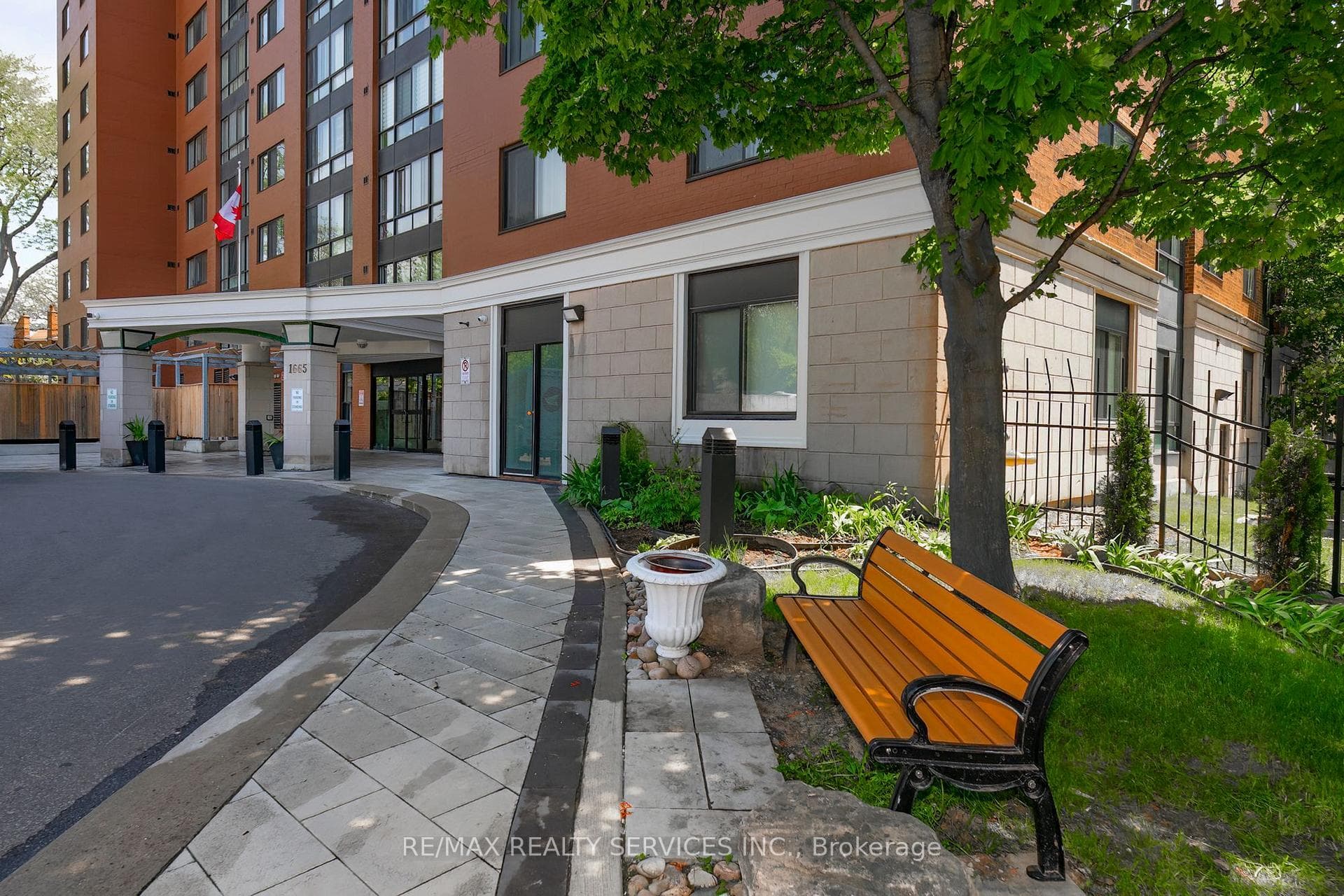 1665 Victoria Park Avenue Unit 208 photo 30