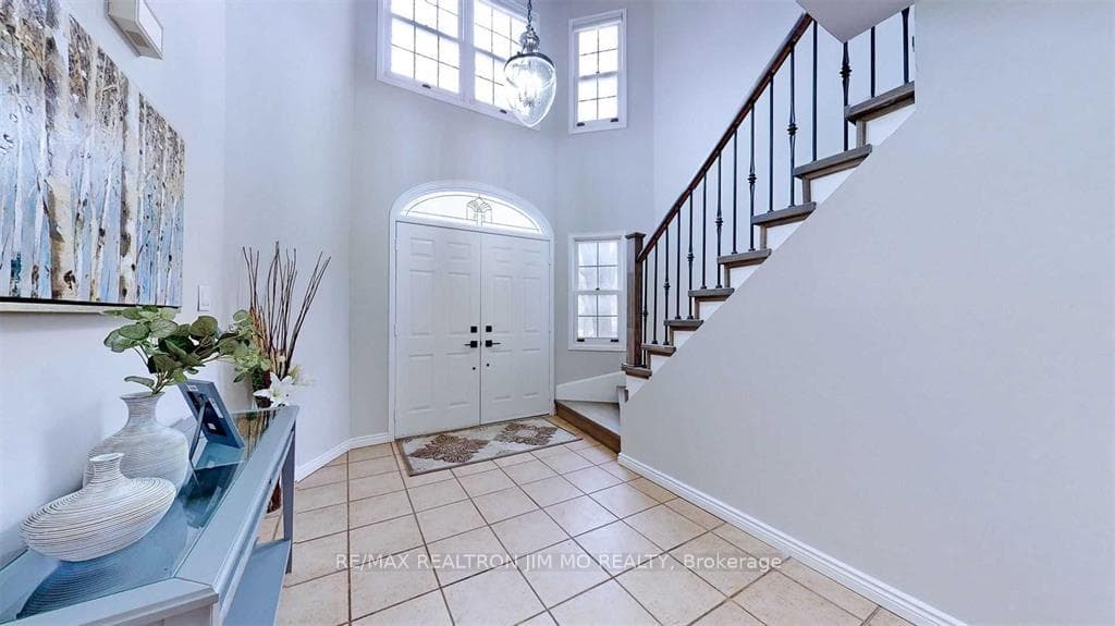35 Flint Crescent photo 2