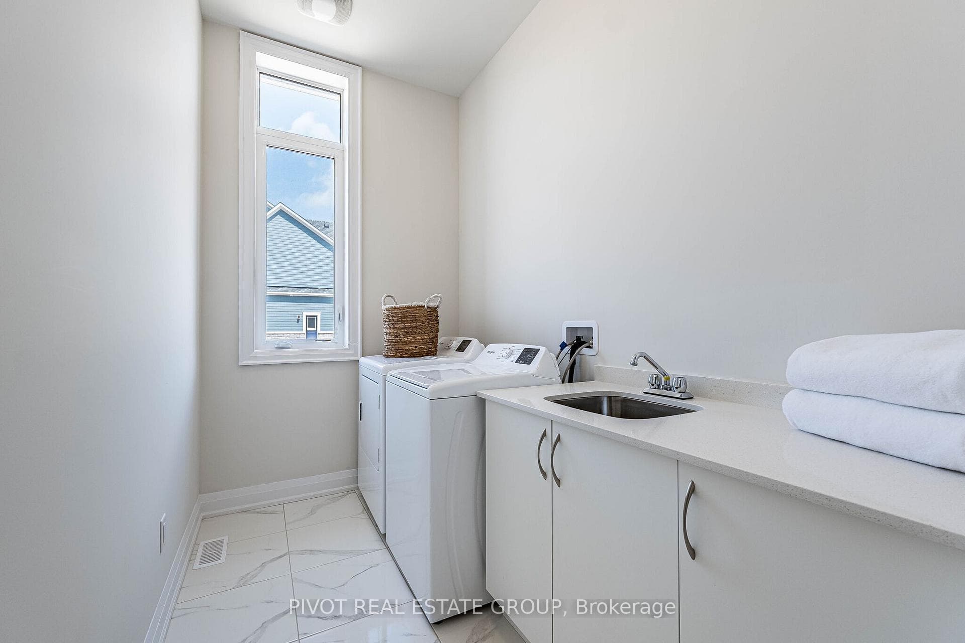10 Herbert Avenue photo 10
