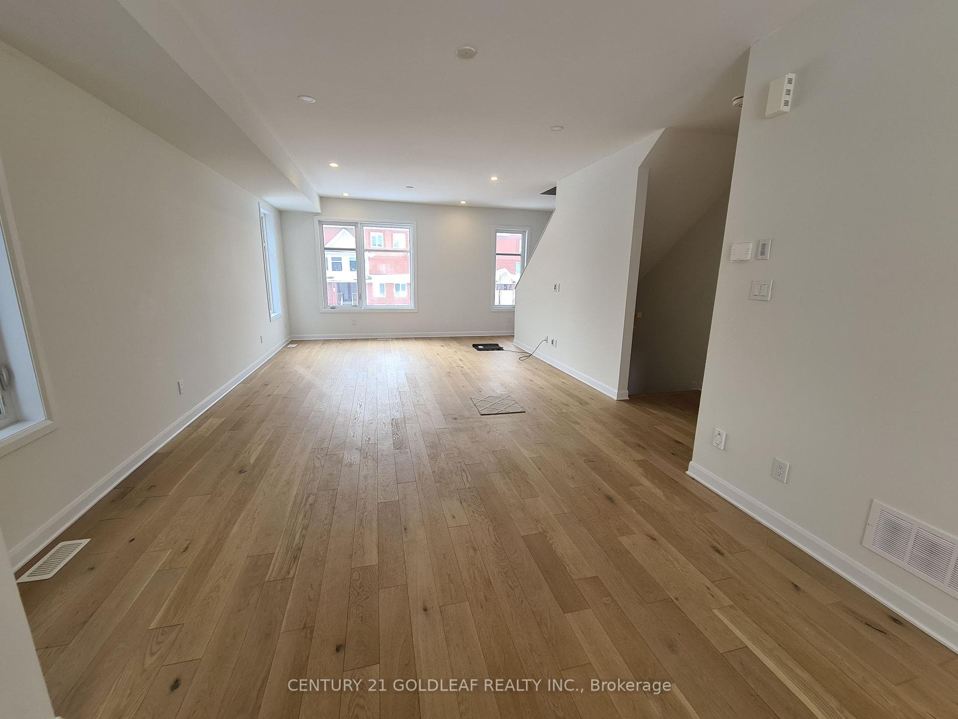 47 Lakepointe Drive photo 5