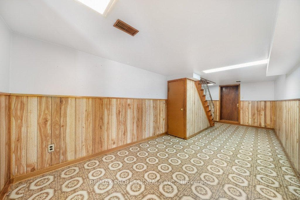 1373 Davenport Road photo 26