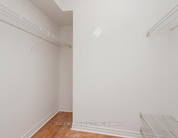 711 Bay Street Unit 1913 photo 9