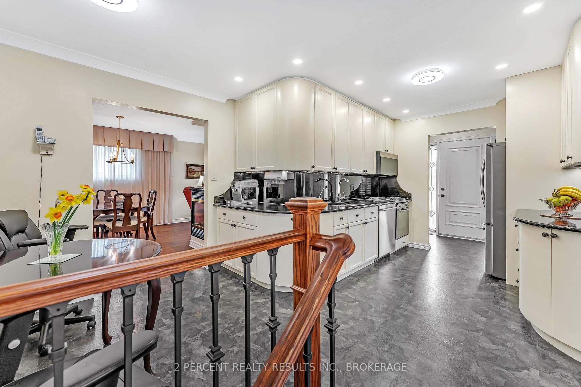 935 Brodie Avenue photo 18