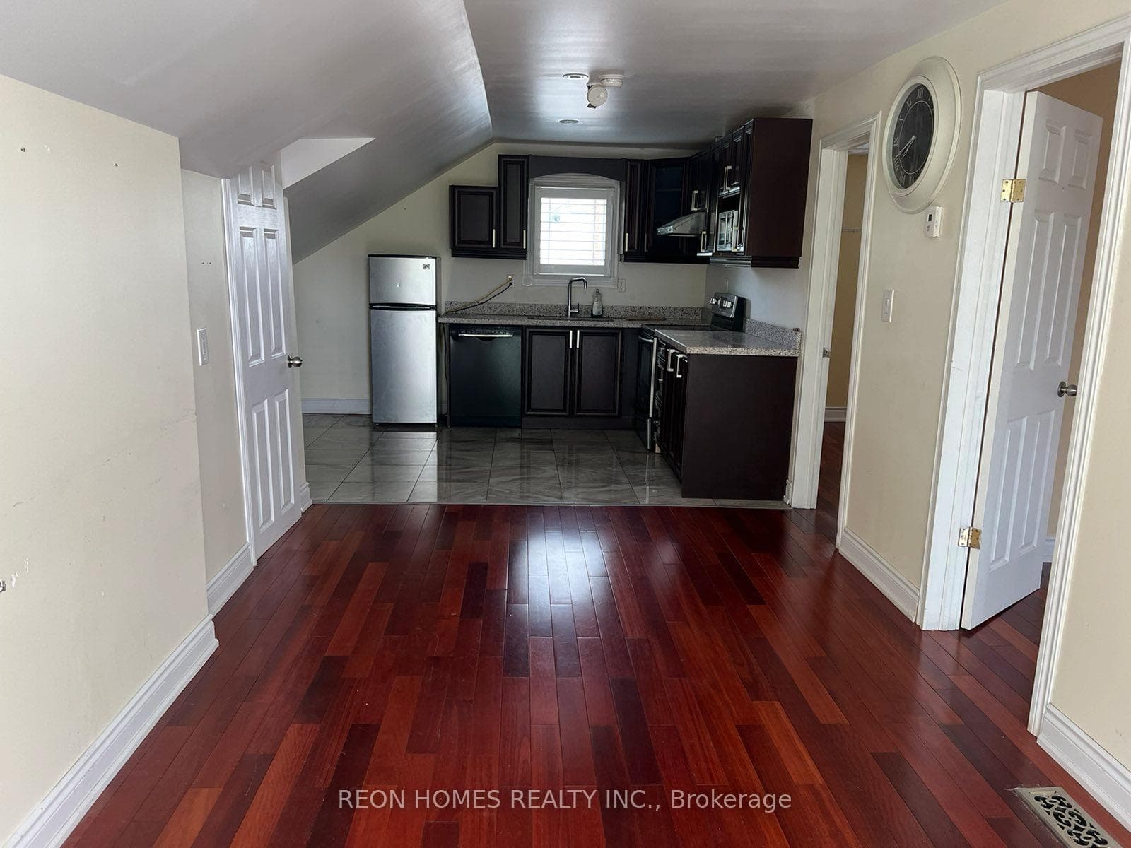 17 Royal Street Unit (Upper) photo 4