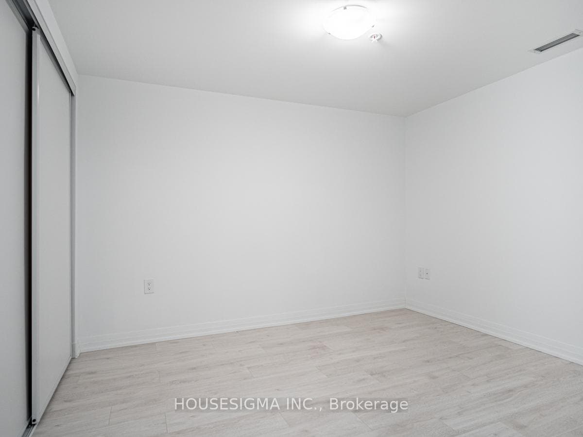 408 Brown Line Unit 212 photo 8