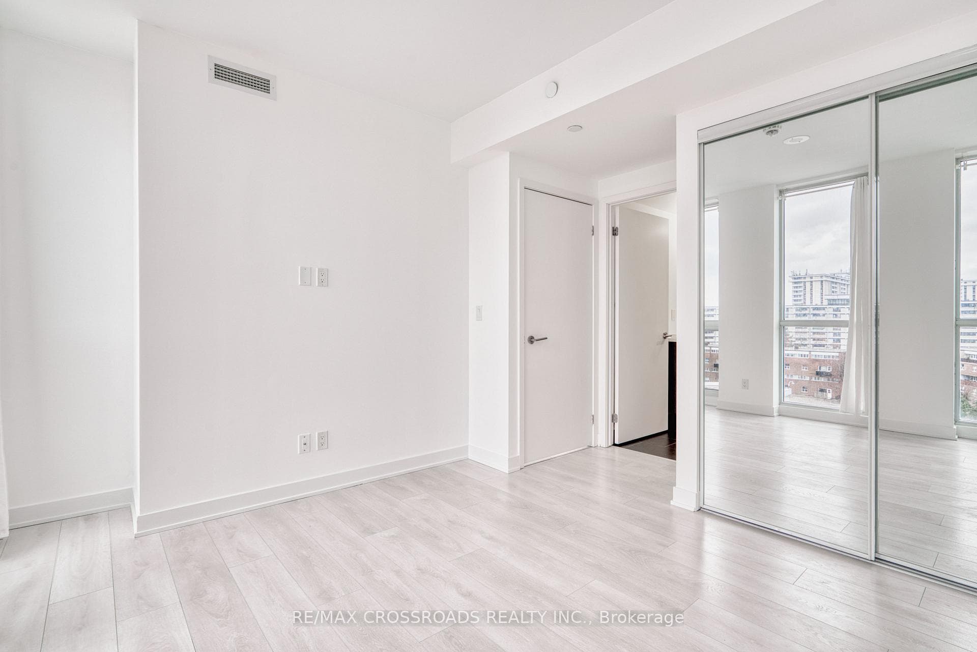 2 Sonic Way Unit 710 photo 11