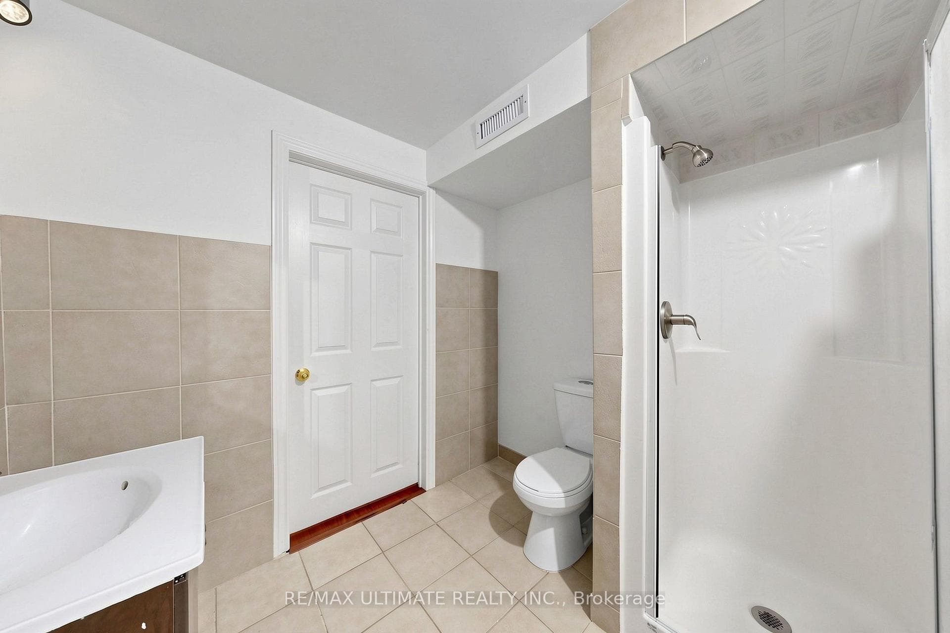 131 Foxchase Avenue photo 18