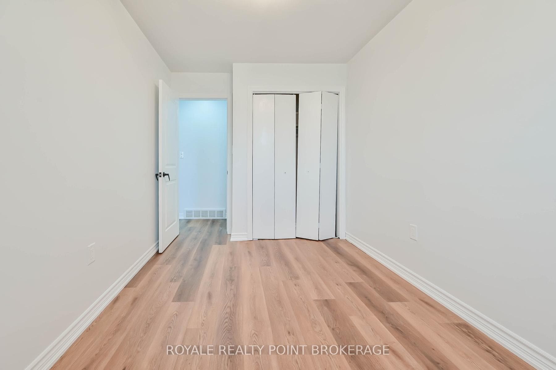 8089 Post Road photo 18