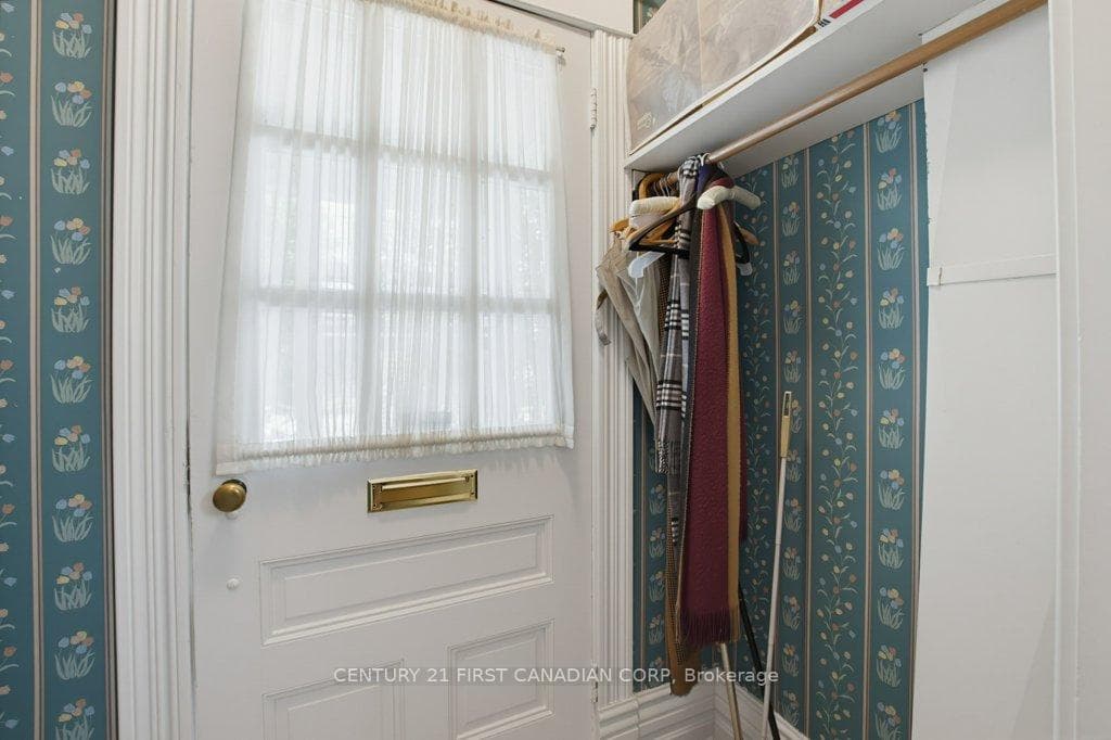 243 Tecumseh Avenue photo 5