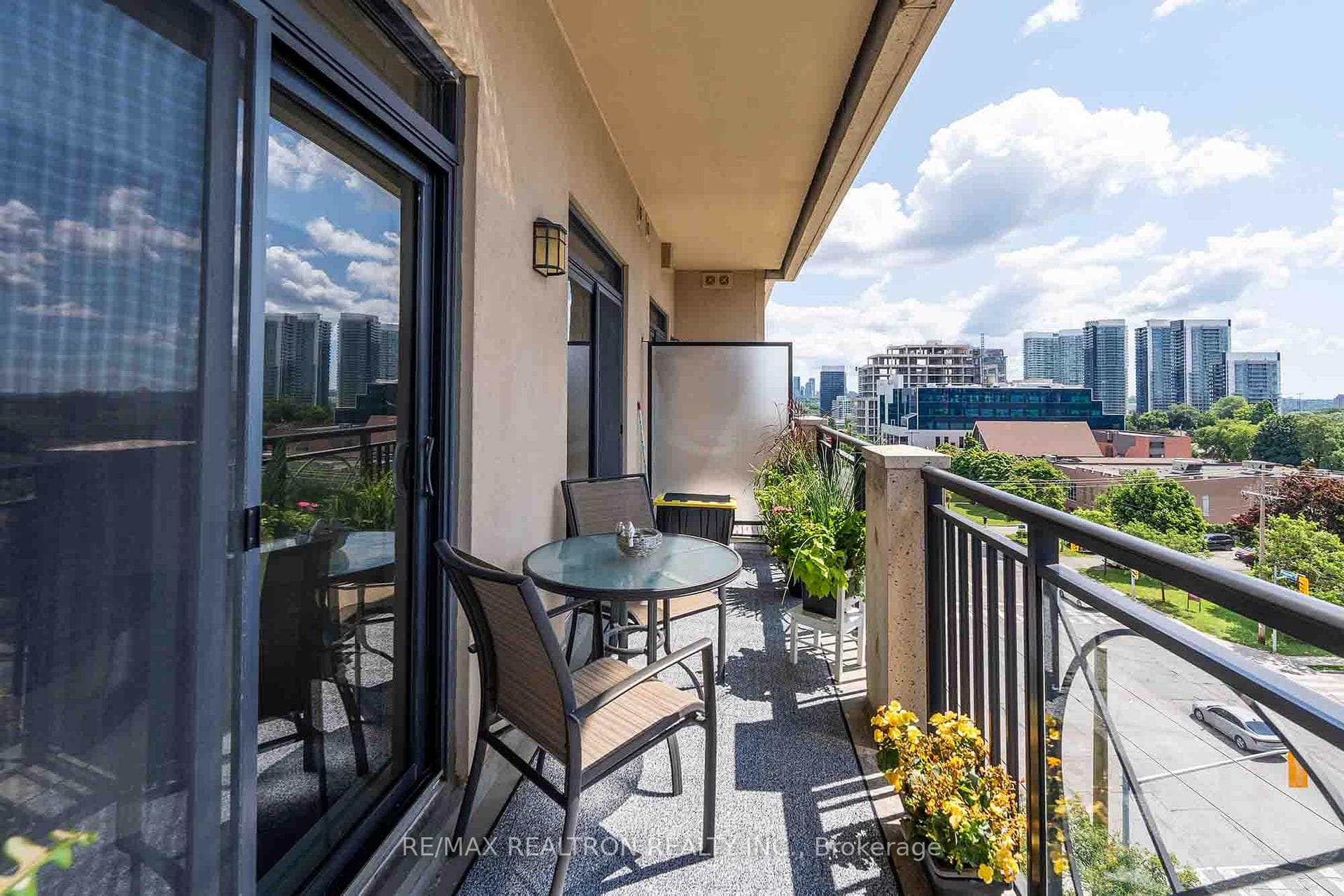 650 Sheppard Avenue Unit 615 photo 23