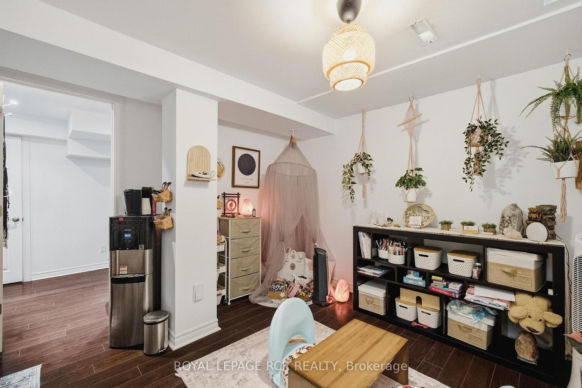 194 Andy Crescent photo 28