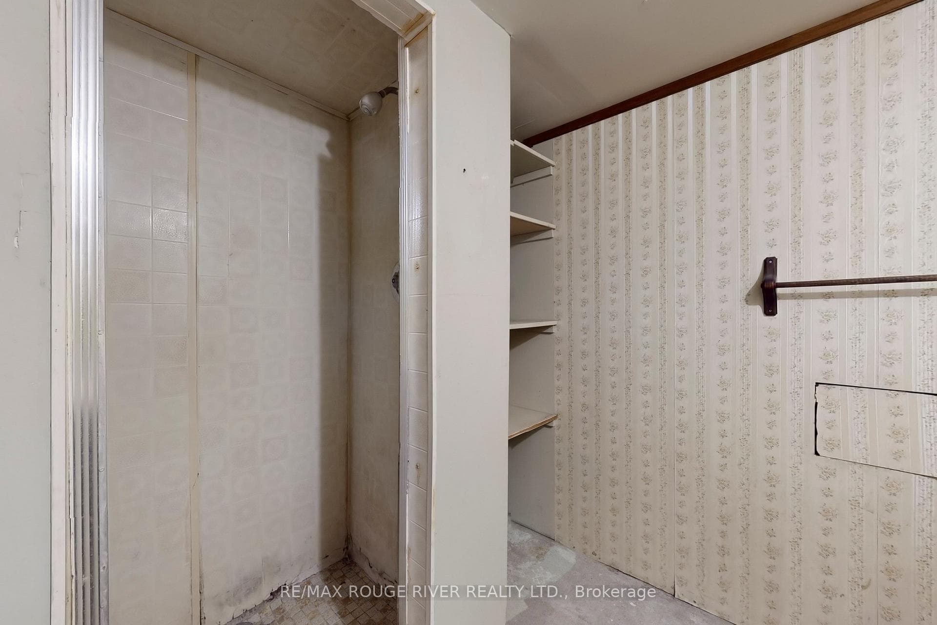 313 Rondeau Court photo 37