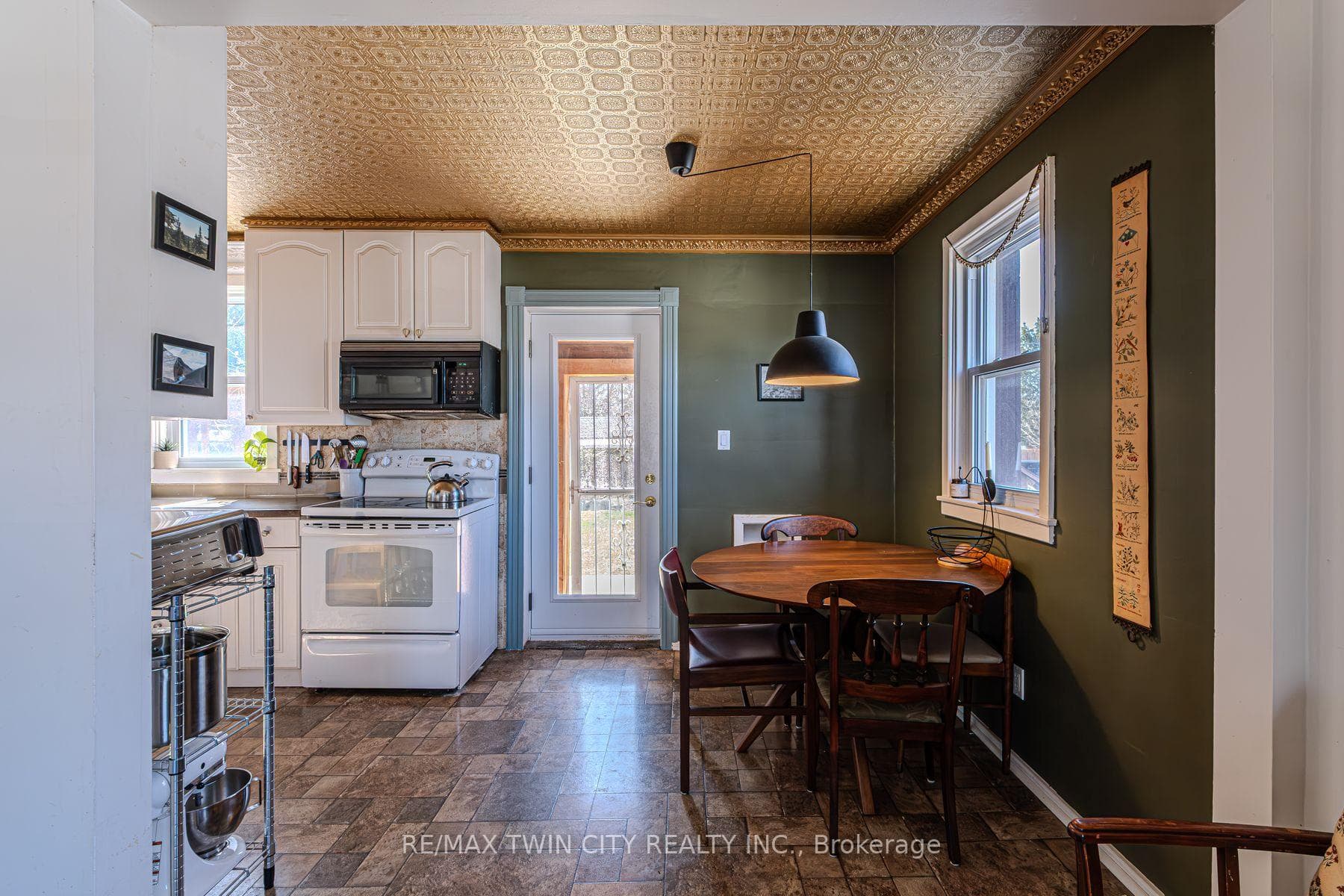45 Argyle Crescent photo 12