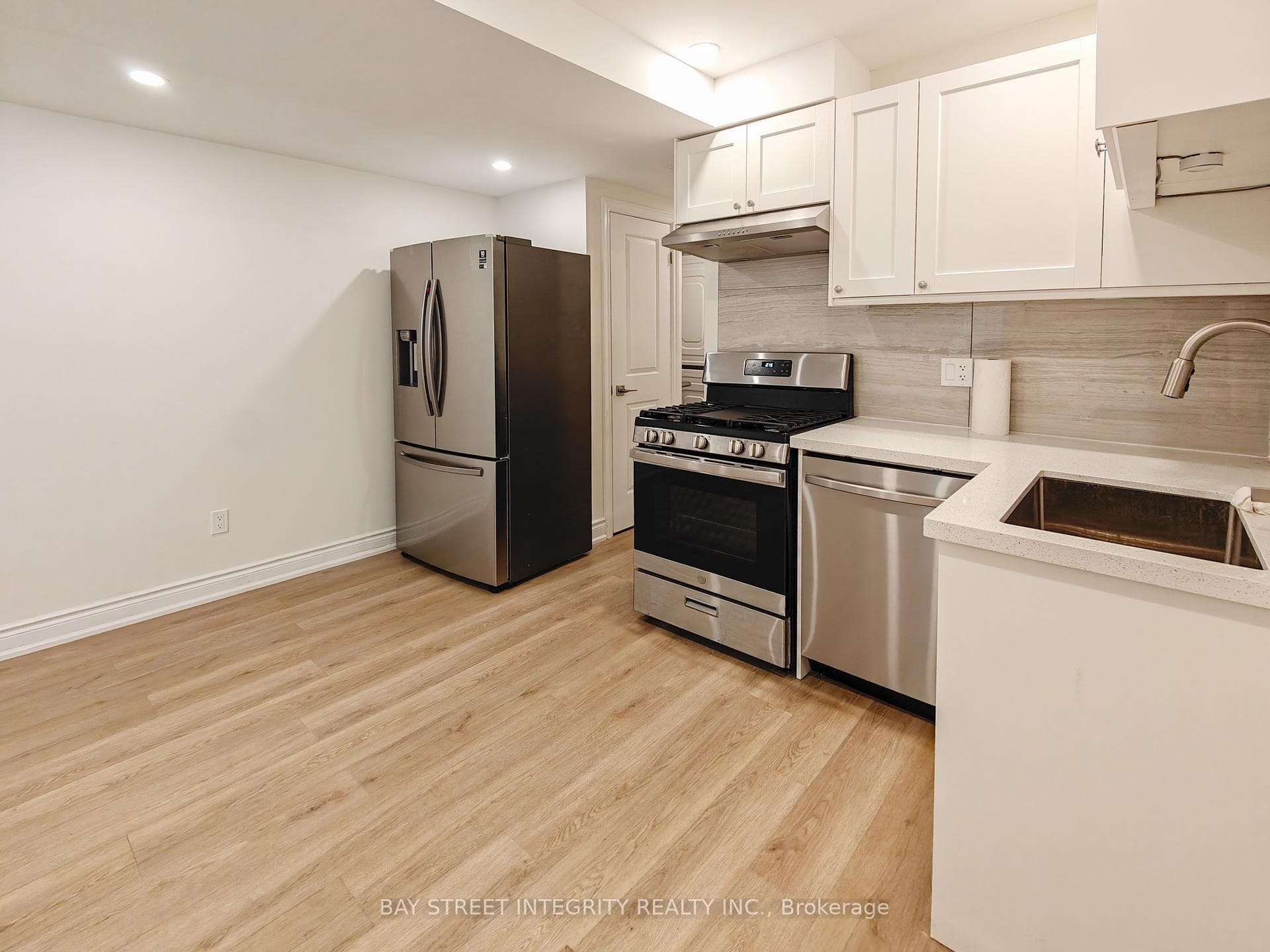 598 Crawford Street Unit Lower photo 2