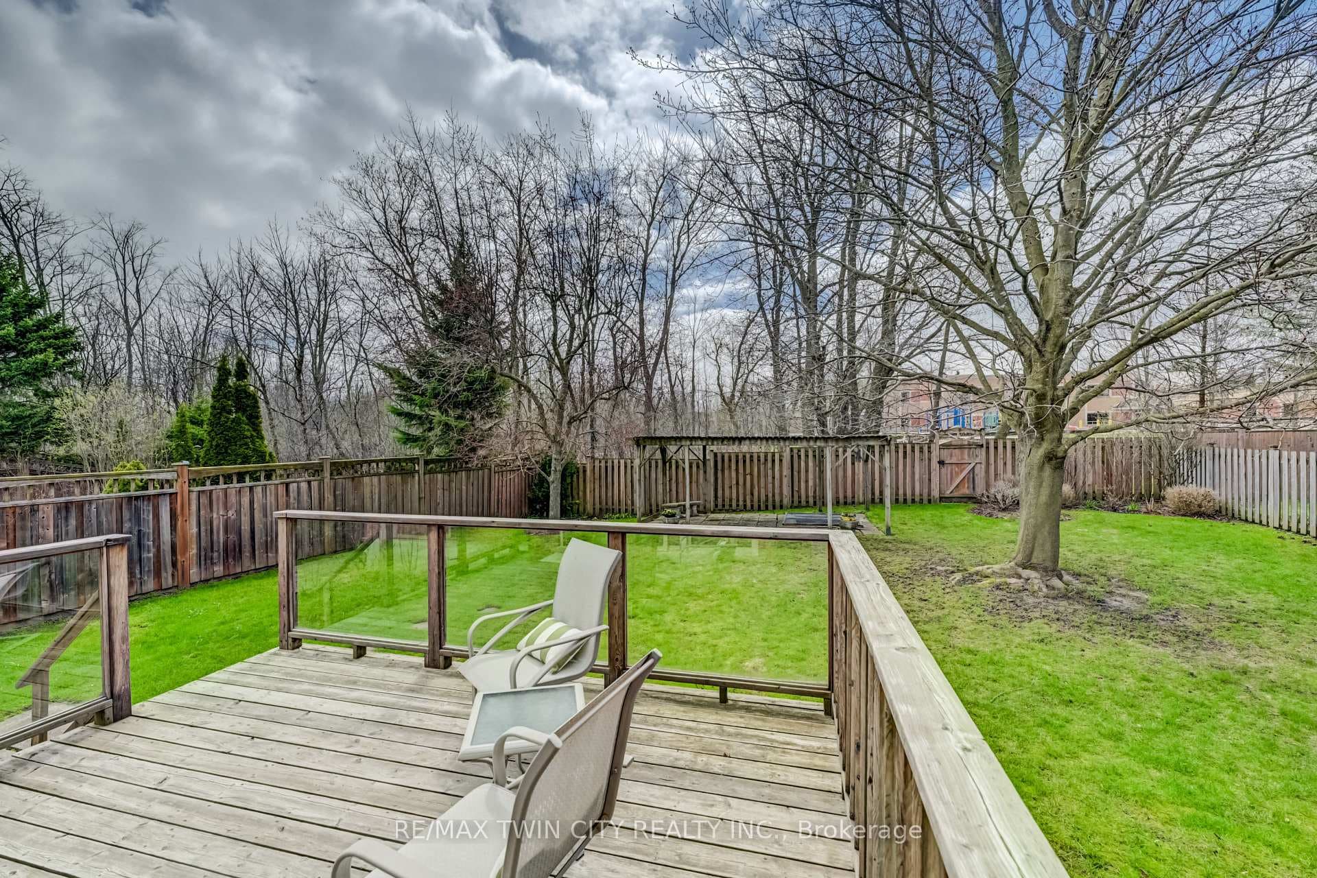 285 Magnolia Place photo 38