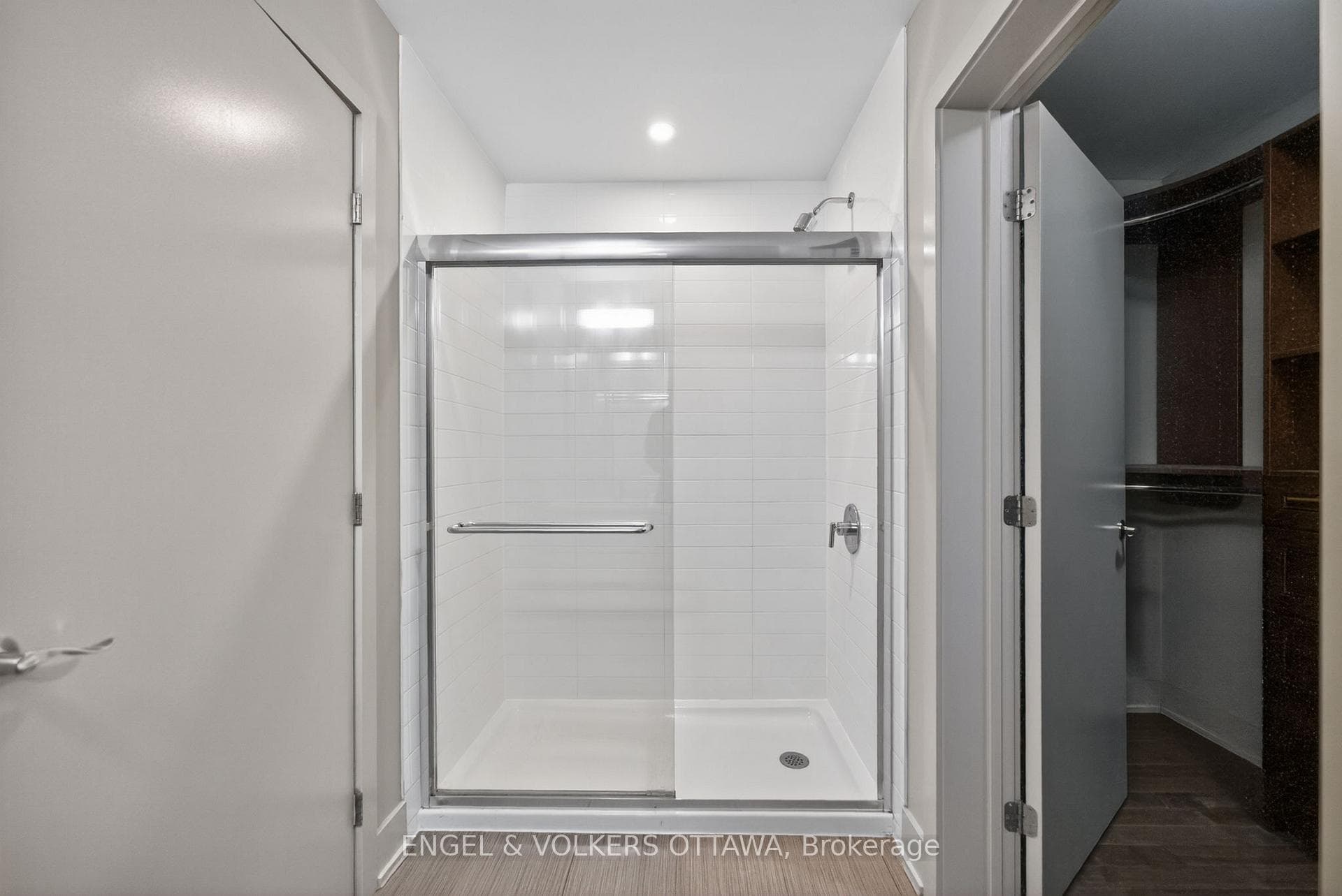 108 RICHMOND Road Unit 507 photo 25