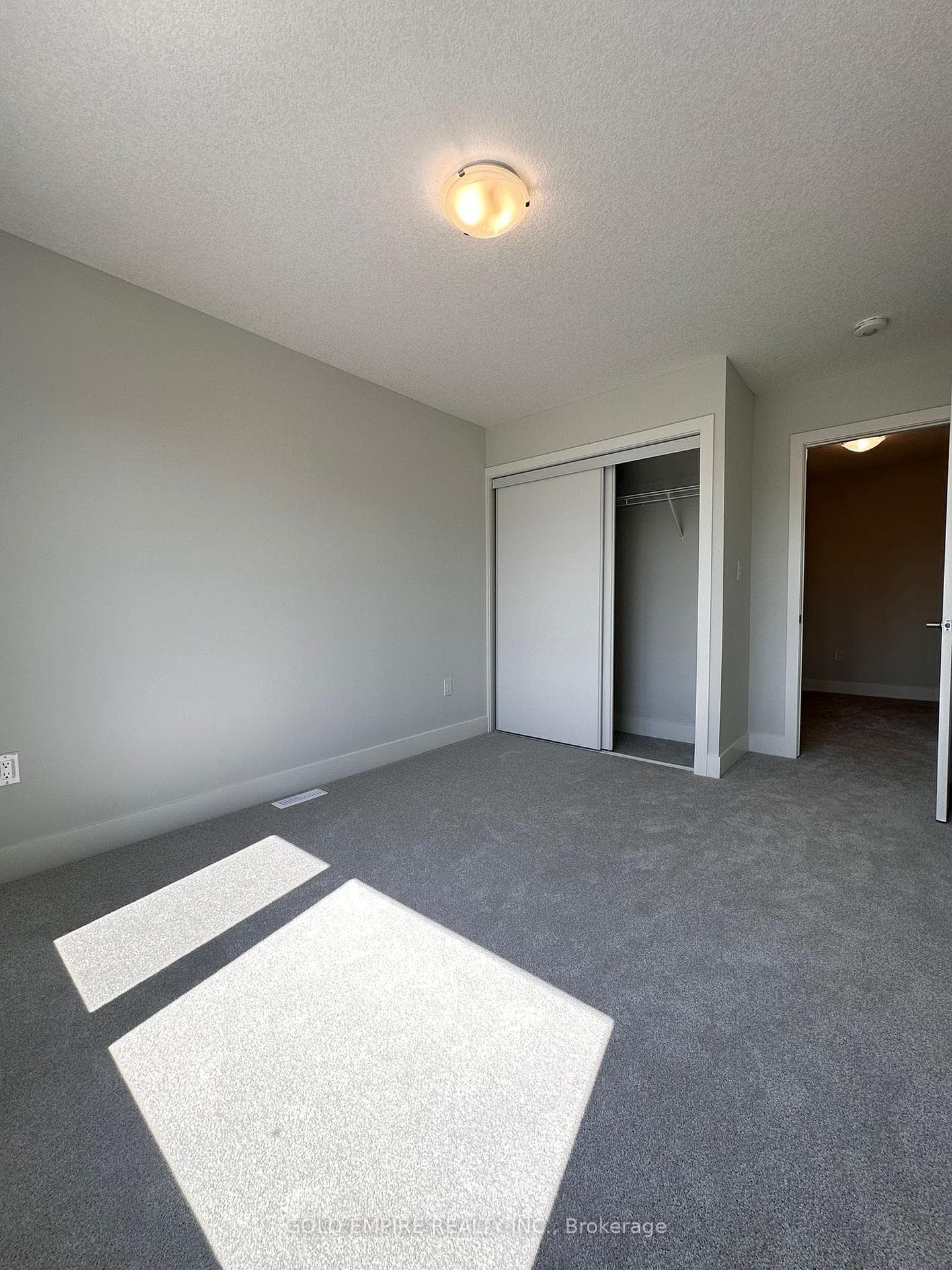 990 Deveron Crescent Unit 27 photo 26