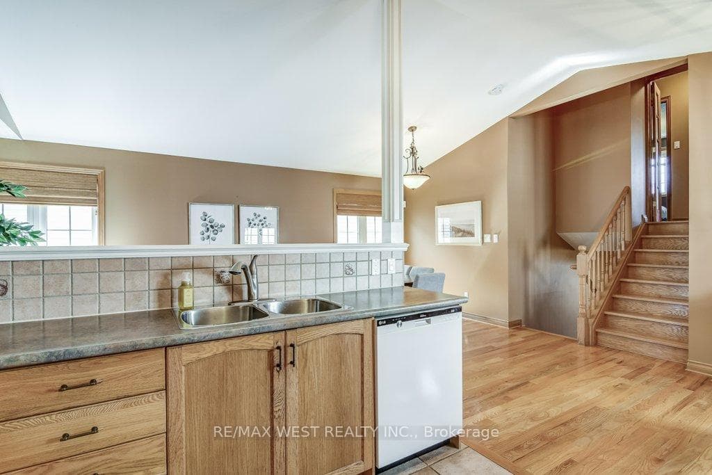 60 Sagewood Avenue photo 18